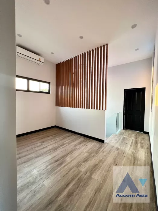 unit 4 Bedrooms  House For Sale in Bang Na, Bangkok  (AA35043)