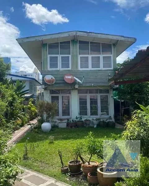  2  5 br House For Sale in sathorn ,Bangkok BTS Surasak AA35048