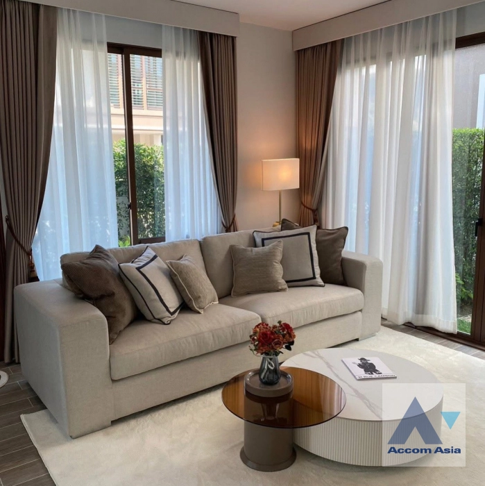 unit 4 Bedrooms  House For Rent & Sale in Krungthep Kreetha, Bangkok  near  Yaek Lam Sali (AA35050)