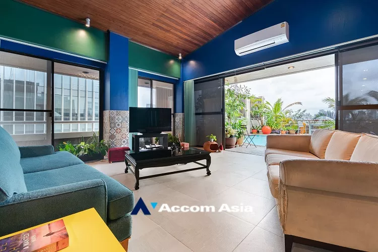 Corner Unit, Private Swimming Pool, Penthouse, Pet friendly |  3 Bedrooms  Condominium For Sale in Sukhumvit, Bangkok  near MRT Phetchaburi (AA35059)