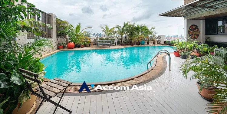 Corner Unit, Private Swimming Pool, Penthouse, Pet friendly |  3 Bedrooms  Condominium For Sale in Sukhumvit, Bangkok  near MRT Phetchaburi (AA35059)