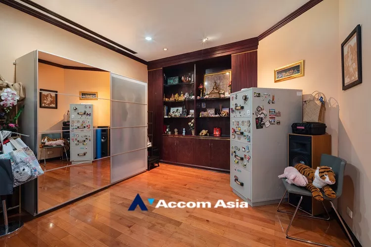 23  3 br Condominium For Sale in Sukhumvit ,Bangkok MRT Phetchaburi at Asoke Tower AA35059