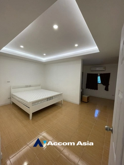 6  3 br Townhouse for rent and sale in Sukhumvit ,Bangkok BTS Bang Chak AA35094
