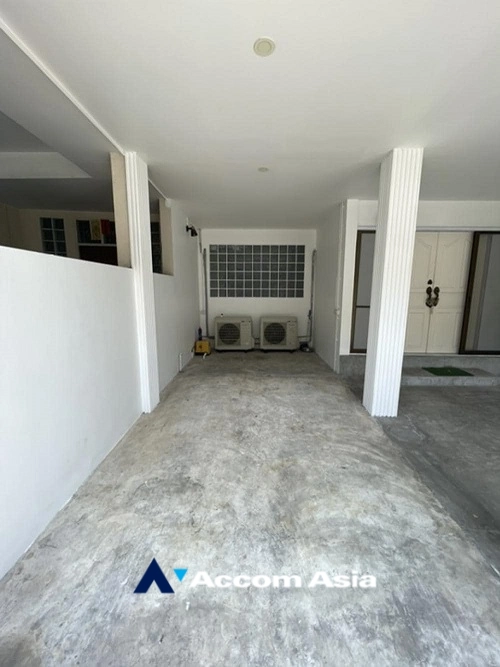 11  3 br Townhouse for rent and sale in Sukhumvit ,Bangkok BTS Bang Chak AA35094