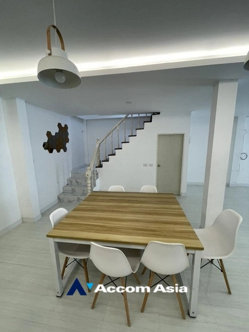  1  3 br Townhouse for rent and sale in Sukhumvit ,Bangkok BTS Bang Chak AA35094