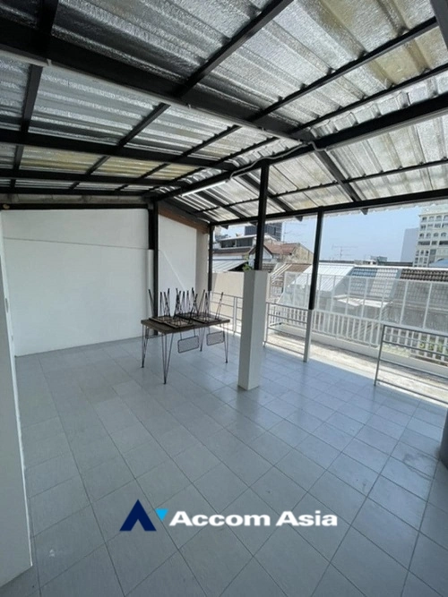 12  3 br Townhouse for rent and sale in Sukhumvit ,Bangkok BTS Bang Chak AA35094