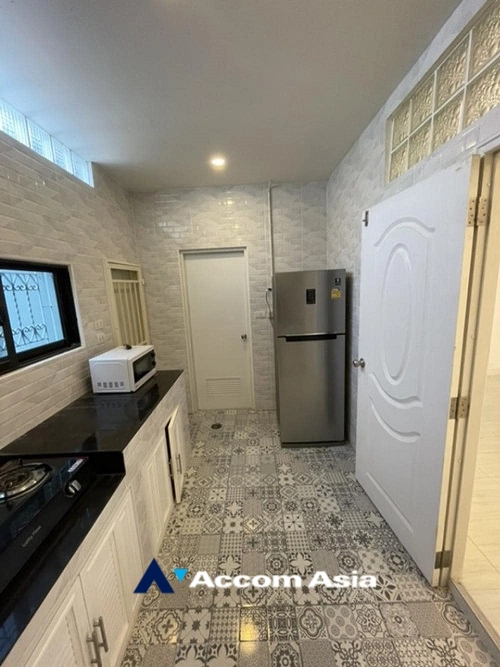 4  3 br Townhouse for rent and sale in Sukhumvit ,Bangkok BTS Bang Chak AA35094