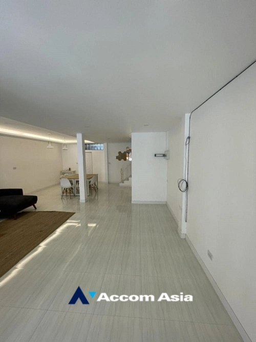  1  3 br Townhouse for rent and sale in Sukhumvit ,Bangkok BTS Bang Chak AA35094