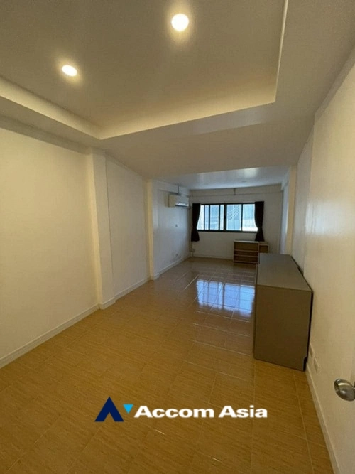 8  3 br Townhouse for rent and sale in Sukhumvit ,Bangkok BTS Bang Chak AA35094