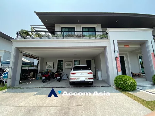  6 Bedrooms  House For Sale in Pattanakarn, Bangkok  near ARL Hua Mak (AA35095)