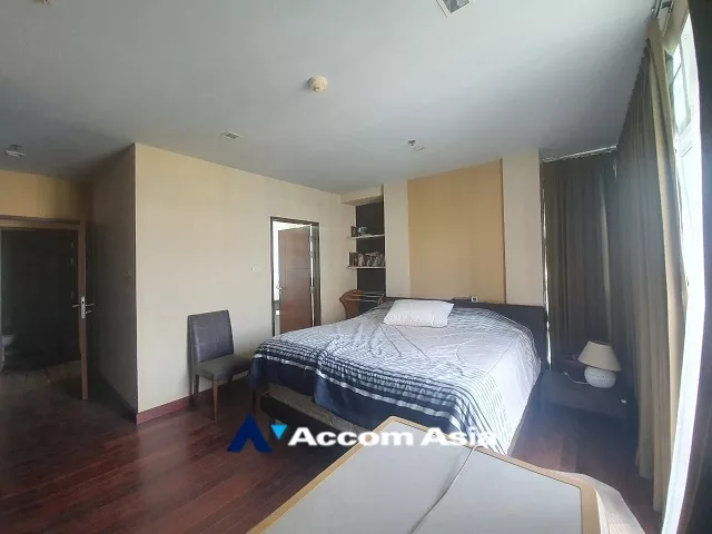  2 Bedrooms  Condominium For Sale in Sukhumvit, Bangkok  near BTS Nana (AA35118)