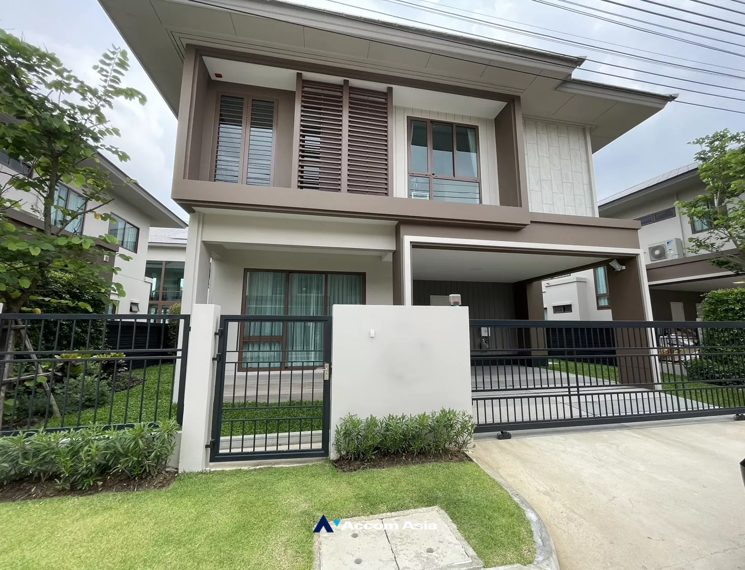  2  4 br House For Rent in Ratchadapisek ,Bangkok  at Burasiri Krungthepkreetha AA35120