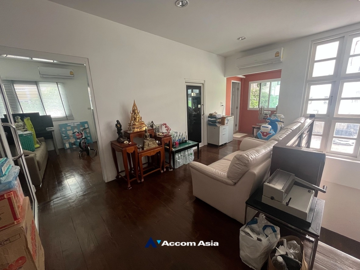 9  5 br House For Rent in sathorn ,Bangkok BTS Saint Louis AA35123