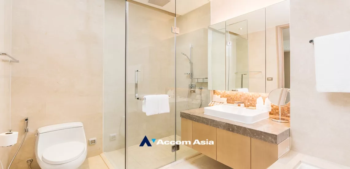 11  1 br Apartment For Rent in Ploenchit ,Bangkok BTS Ratchadamri at Luxury Service Residence AA35125