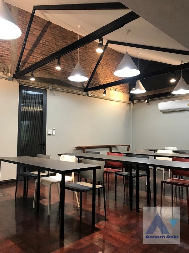  1  House for rent and sale in Sukhumvit ,Bangkok BTS Phrom Phong AA35138