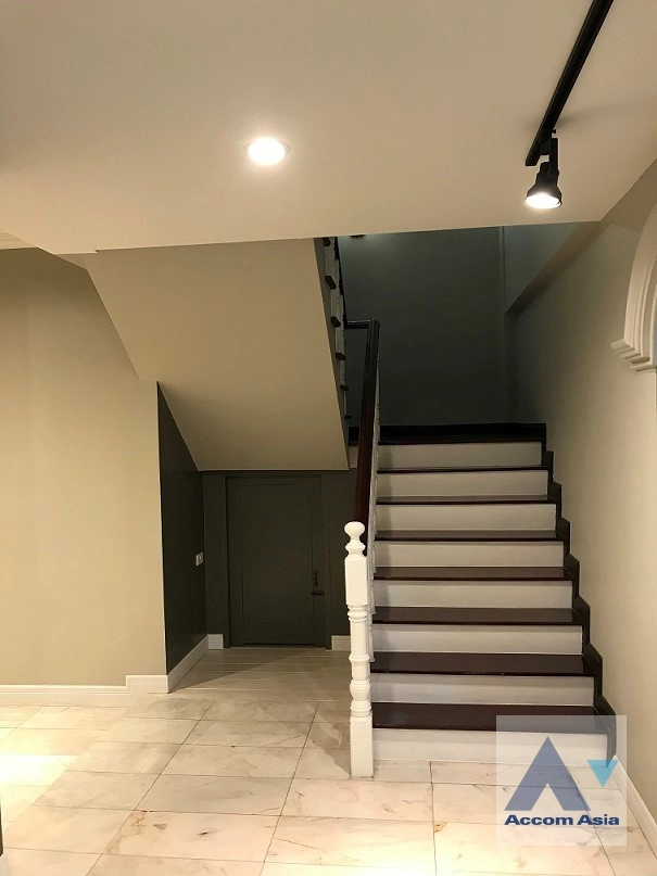 12  House for rent and sale in Sukhumvit ,Bangkok BTS Phrom Phong AA35138