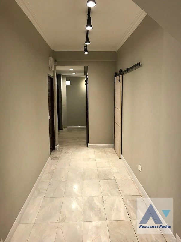 10  House for rent and sale in Sukhumvit ,Bangkok BTS Phrom Phong AA35138