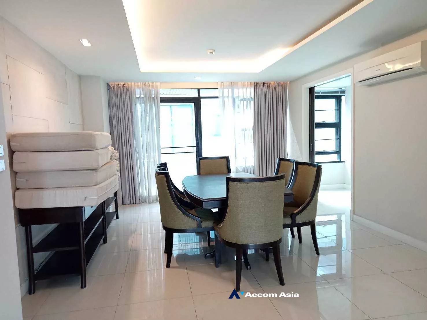 unit 3 Bedrooms  Apartment For Rent in Sukhumvit, Bangkok  near BTS Thong Lo (AA35139)
