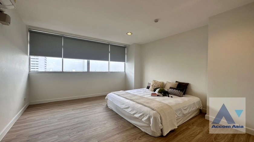 16  4 br Condominium For Rent in Sukhumvit ,Bangkok BTS Ekkamai at La Cascade AA35145