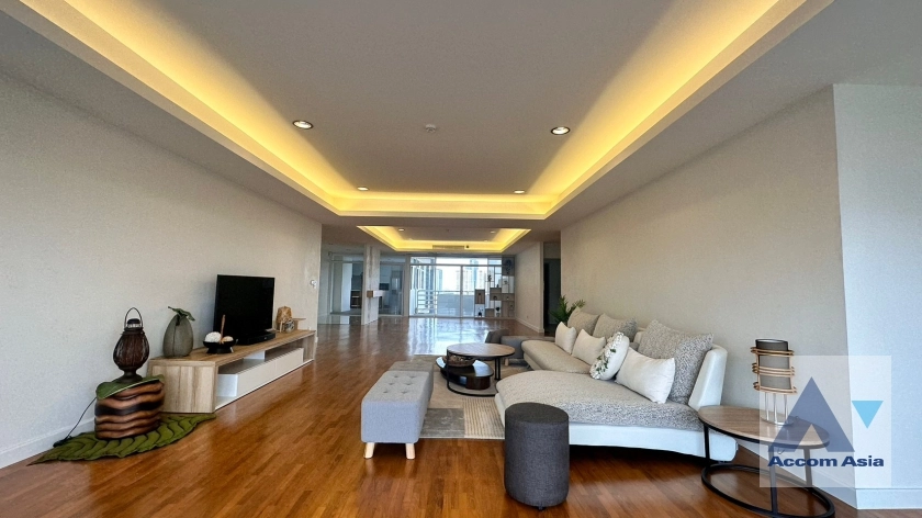 5  4 br Condominium For Rent in Sukhumvit ,Bangkok BTS Ekkamai at La Cascade AA35145