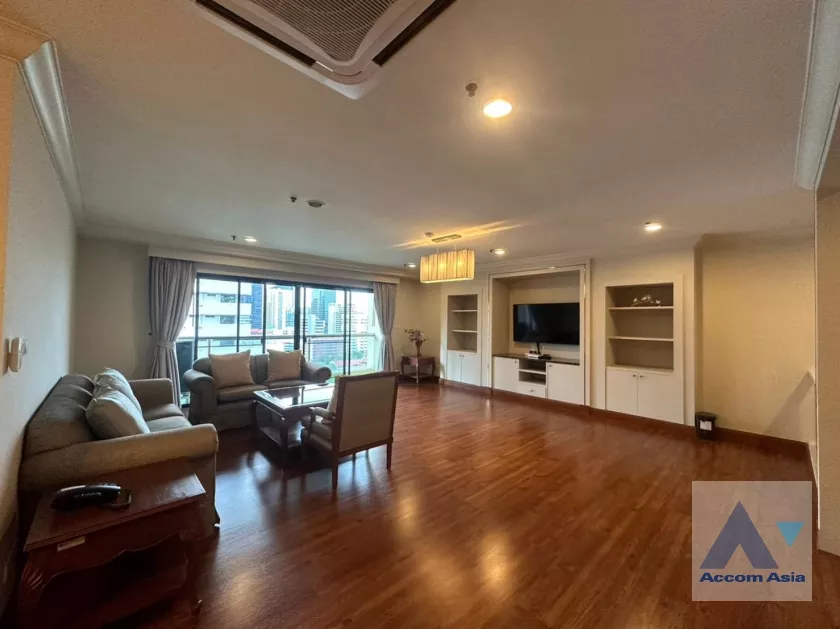  3 Bedrooms  Apartment For Rent in Sukhumvit, Bangkok  near BTS Asok - MRT Sukhumvit (AA35151)