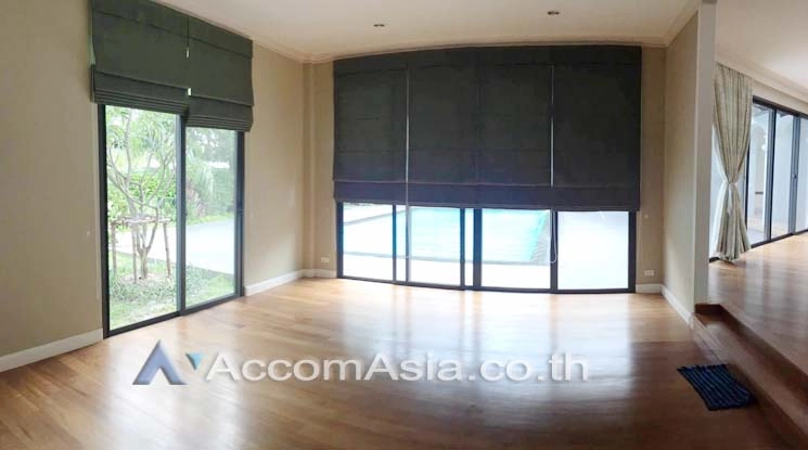 unitPet friendly |  5 Bedrooms  House For Rent in Pattanakarn, Bangkok  near BTS On Nut (54937)