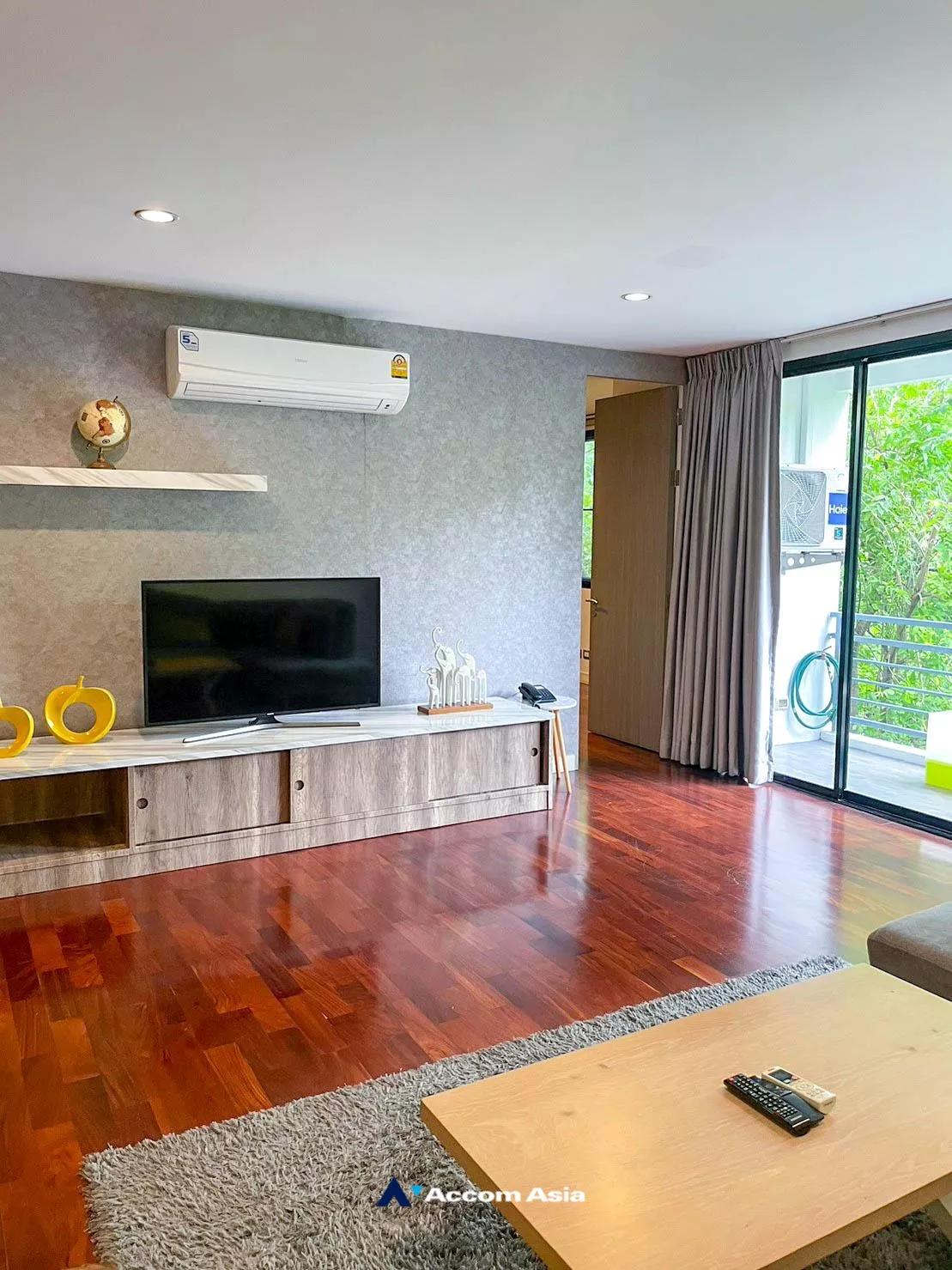  3 Bedrooms  Apartment For Rent in Ploenchit, Bangkok  near BTS Chitlom - MRT Lumphini (AA35173)
