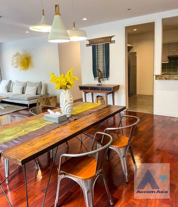 6  3 br Apartment For Rent in Ploenchit ,Bangkok BTS Chitlom - MRT Lumphini at Low-Rise Cozy Apartment, 5 mins walk to Lumpini park AA35173