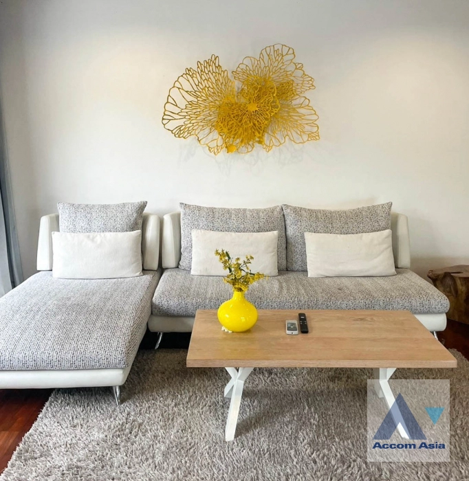 4  3 br Apartment For Rent in Ploenchit ,Bangkok BTS Chitlom - MRT Lumphini at Low-Rise Cozy Apartment, 5 mins walk to Lumpini park AA35173