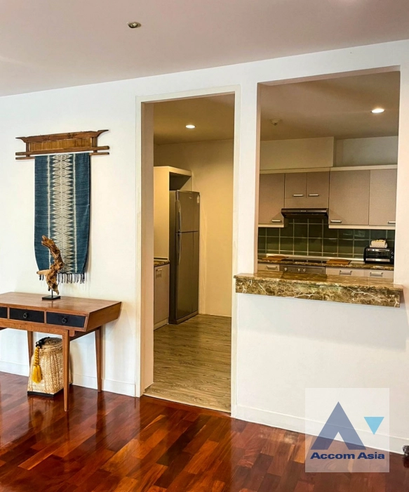 8  3 br Apartment For Rent in Ploenchit ,Bangkok BTS Chitlom - MRT Lumphini at Low-Rise Cozy Apartment, 5 mins walk to Lumpini park AA35173