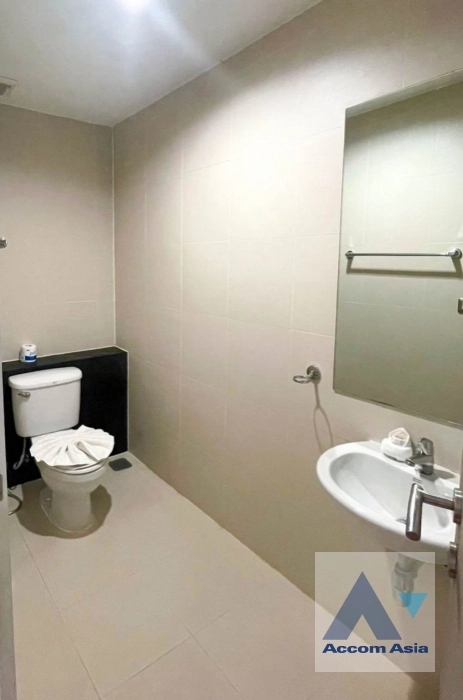 14  3 br Apartment For Rent in Ploenchit ,Bangkok BTS Chitlom - MRT Lumphini at Low-Rise Cozy Apartment, 5 mins walk to Lumpini park AA35173