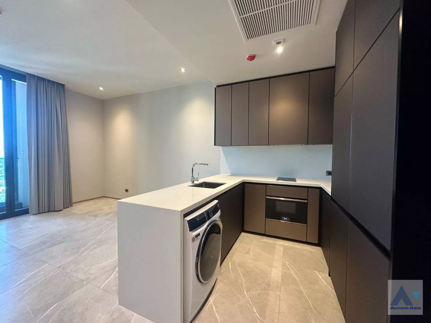 unit 1 Bedroom  Condominium For Rent & Sale in Sukhumvit, Bangkok  near BTS Thong Lo - BTS Ekkamai (AA35179)