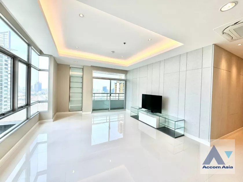  Grand Langsuan Condominium  3 Bedroom for Rent BTS Chitlom in Ploenchit Bangkok