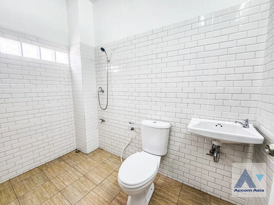 6  Townhouse For Rent in Sukhumvit ,Bangkok BTS Phrom Phong AA35211