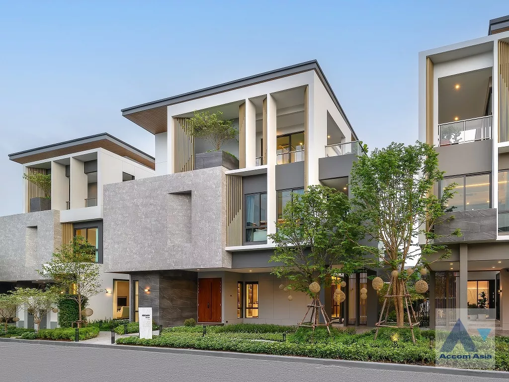 unit 4 Bedrooms  House For Sale in Lat Phrao, Bangkok  (AA35214)