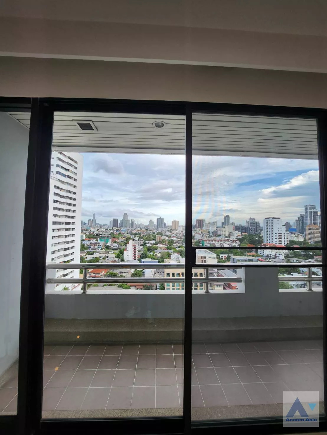 6  3 br Apartment For Rent in Sukhumvit ,Bangkok BTS Ekkamai at Comfort living and well service AA35222