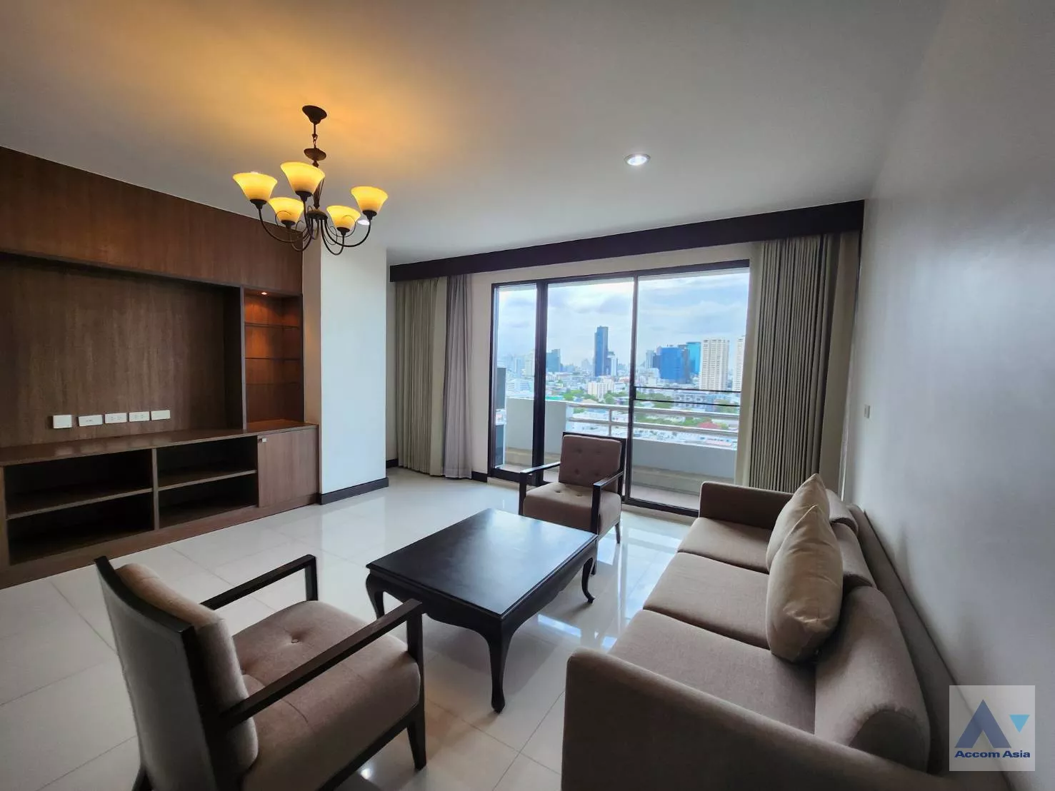Big Balcony |  3 Bedrooms  Apartment For Rent in Sukhumvit, Bangkok  near BTS Ekkamai (AA35223)