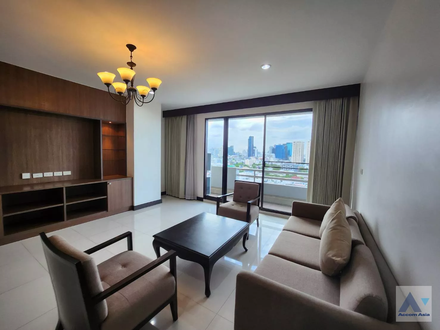 Big Balcony |  High-Rise Living with a Large Balcony Apartment in Ekkamai Apartment  3 Bedroom for Rent BTS Ekkamai in Sukhumvit Bangkok