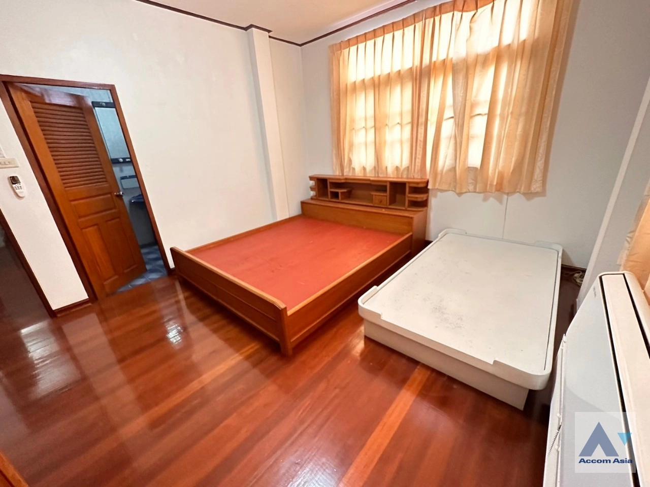 9  5 br House For Rent in Sathorn ,Bangkok MRT Khlong Toei AA35228