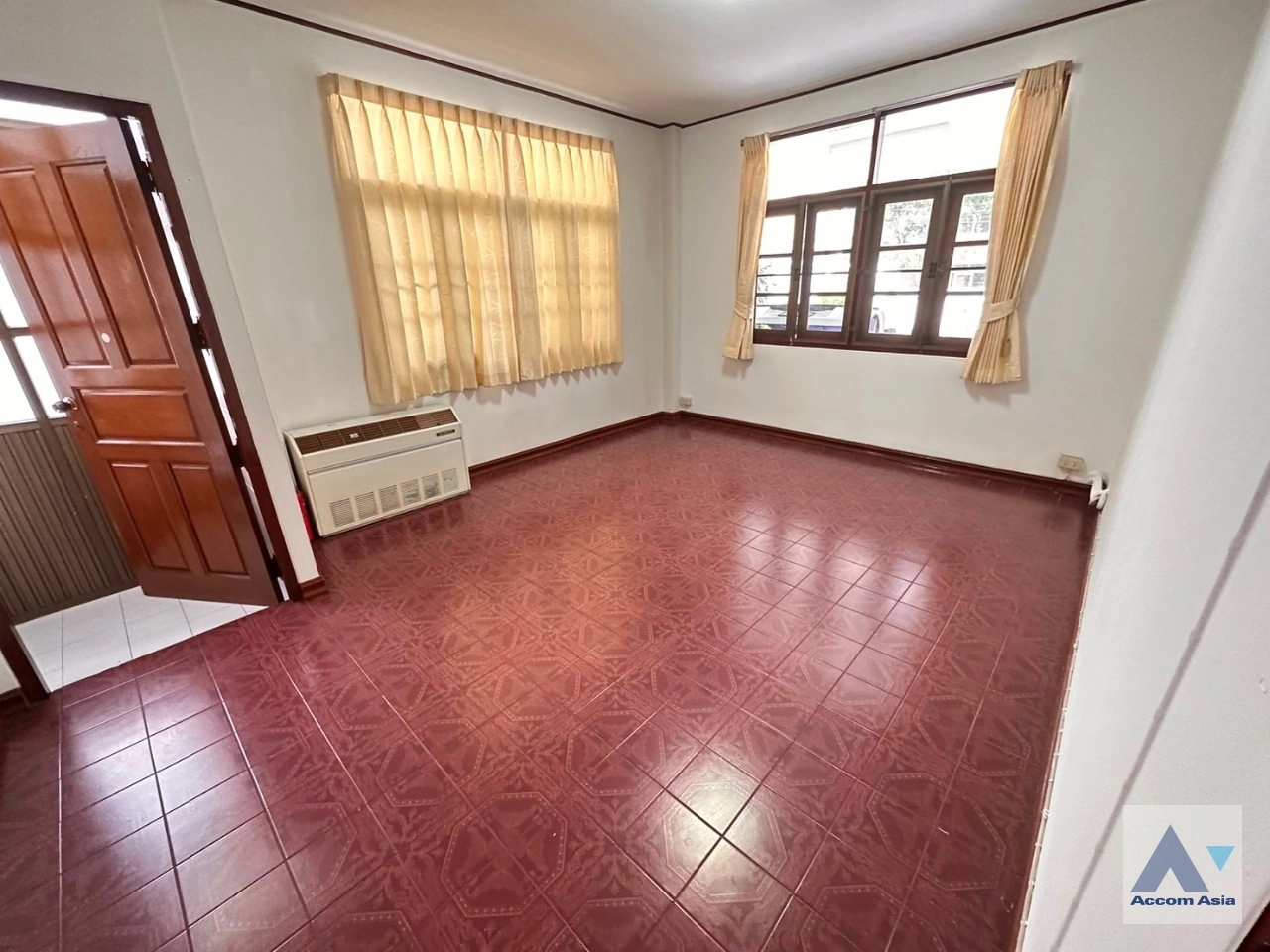 12  5 br House For Rent in Sathorn ,Bangkok MRT Khlong Toei AA35228