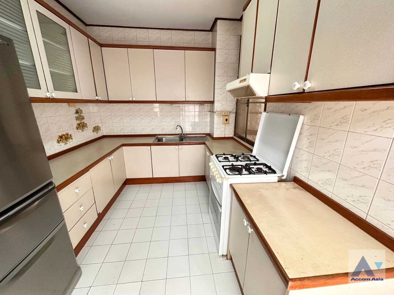 14  5 br House For Rent in Sathorn ,Bangkok MRT Khlong Toei AA35228