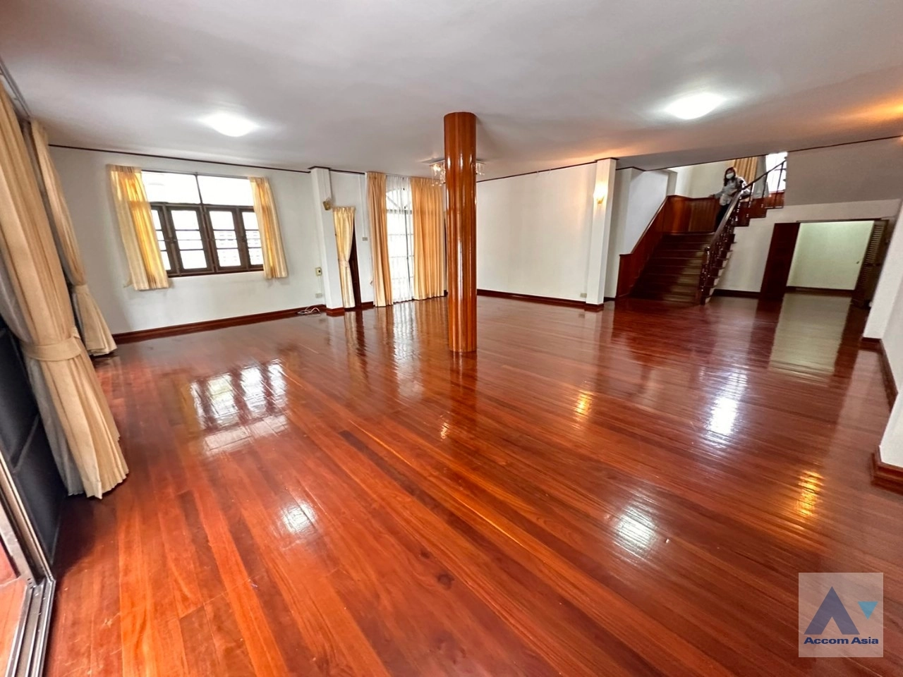 4  5 br House For Rent in Sathorn ,Bangkok MRT Khlong Toei AA35228