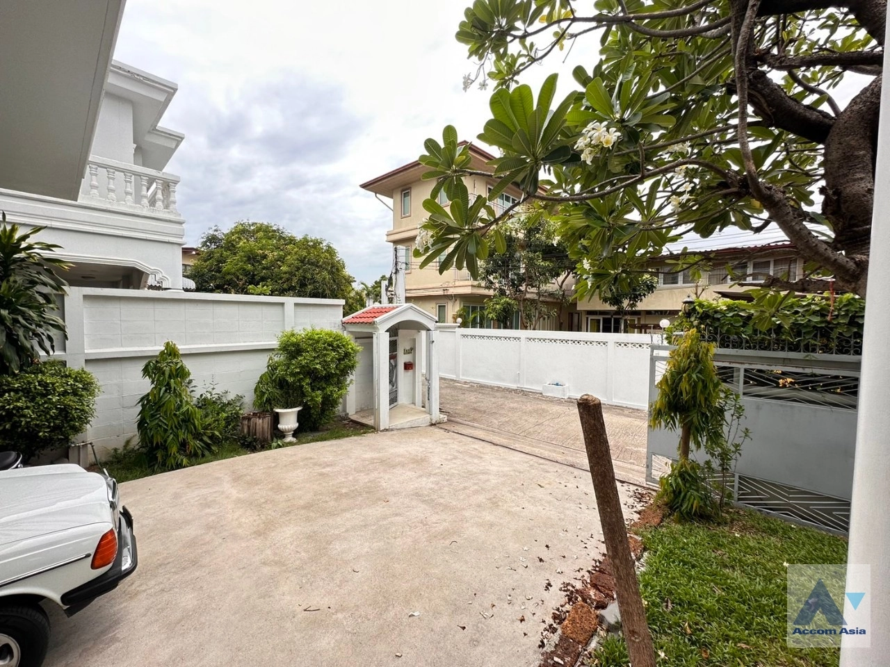 18  5 br House For Rent in Sathorn ,Bangkok MRT Khlong Toei AA35228