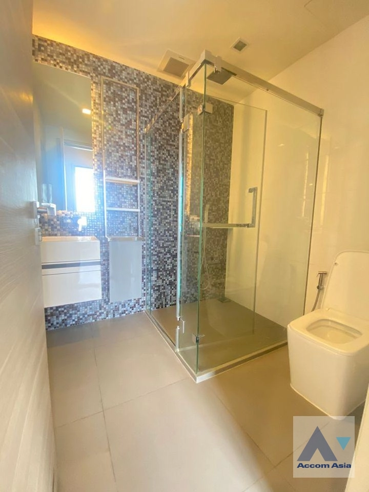 5  2 br Condominium for rent and sale in Silom ,Bangkok BTS Surasak at The Room Sathorn Pan Road AA35238