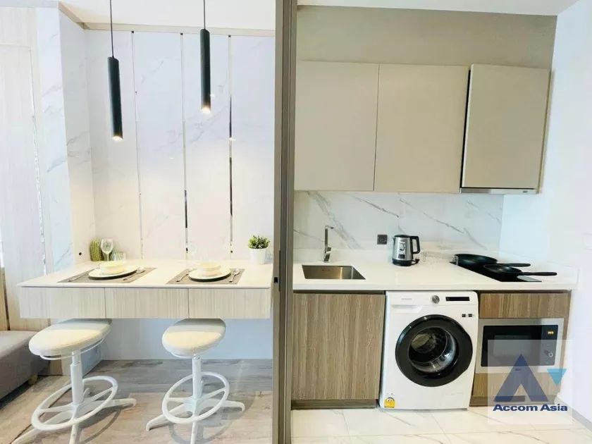 unitRhythm Ekkamai Estate