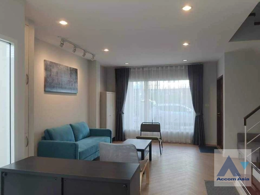  Thanapat Haus Sathorn-Narathiwas Townhouse  3 Bedroom for Rent BRT Nararam 3 in Sathorn Bangkok
