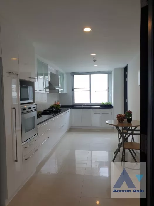 12  4 br Apartment For Rent in Silom ,Bangkok BTS Surasak at High-end Low Rise  AA35268
