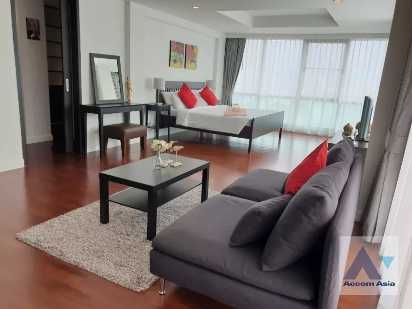 5  4 br Apartment For Rent in Silom ,Bangkok BTS Surasak at High-end Low Rise  AA35268