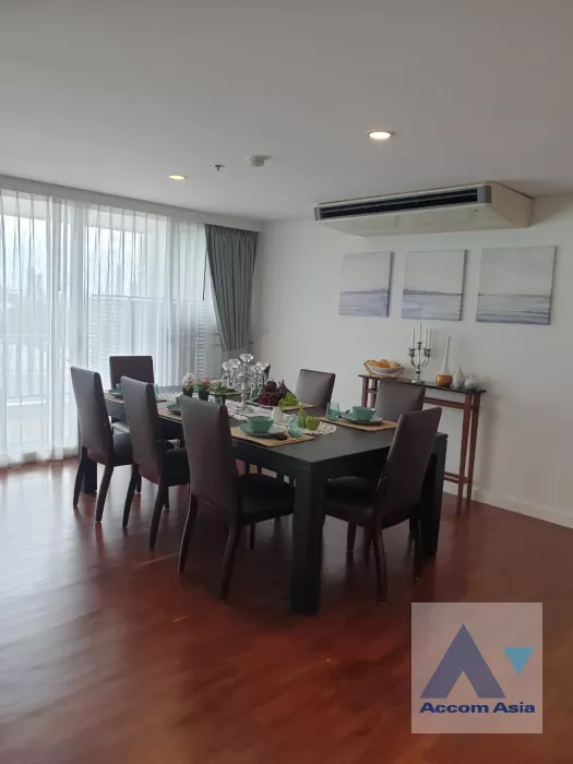 4  4 br Apartment For Rent in Silom ,Bangkok BTS Surasak at High-end Low Rise  AA35268