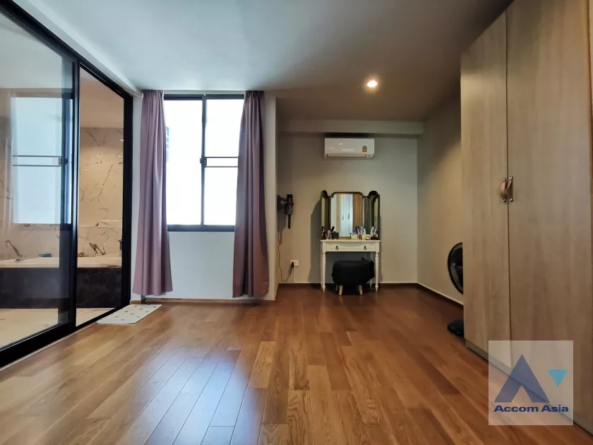 4  3 br Townhouse For Sale in Pattanakarn ,Bangkok ARL Ramkhamhaeng at Nirvana Define Srinakarin Rama9  AA35276